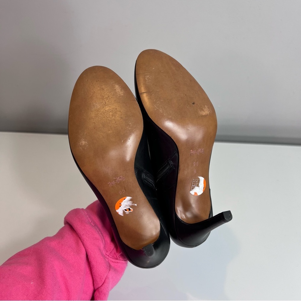 Coach Seneca black leather heeled zip ankle booties size 9.5 - Picture 6 of 8